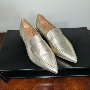 Vince Camuto Women's Calentha Metallic Gold Flats Loafers Size 8.5M/39.5